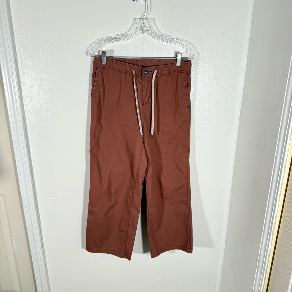 Vuori Wide Leg Cropped Drawstring Pants in Dusty Rose - Picture 2 of 11
